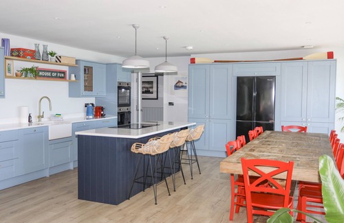 Bangor Casa | YNYS FAELOG, pet friendly, country holiday cottage in Menai Bridge