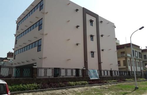 Greater Noida Apartamento | Yog Bhawan
