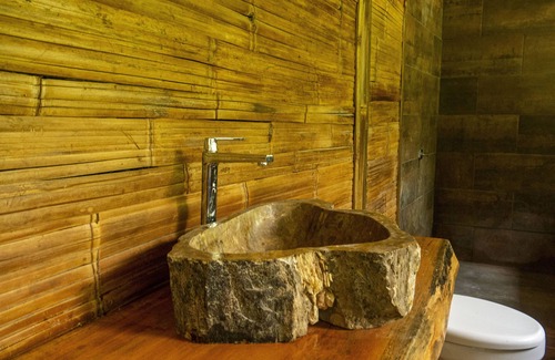 Ballena Cabina | Yogachal Vista Mar bamboo cabiña in jungle w waterfall and seaview yoga deck