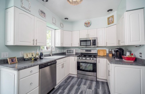Jamestown Casa | Yogi's I love Lucy-themed 4-bed Home with A/C, Chautauqua Lake, Jamestown NY