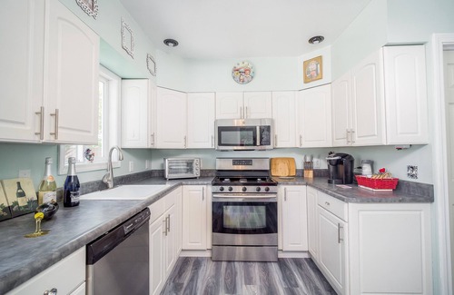 Jamestown Casa | Yogi's I love Lucy-themed 4-bed Home with A/C, Chautauqua Lake, Jamestown NY