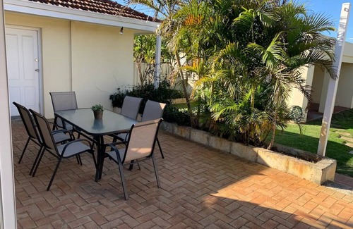 Yokine Casa | Yokine Escape: 7km to CBD, Pet-Friendly, Airport & Hospital Nearby