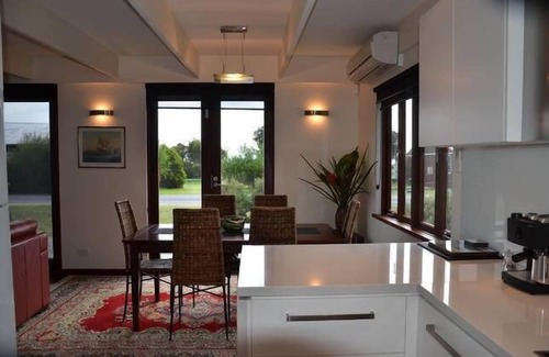 Adventure Bay Casa | Yolla Beach House A Quiet Relaxing Getaway