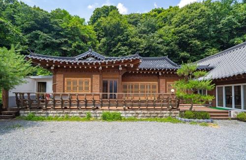 Yongin Casa | Yongin Yejik Hanok Pension