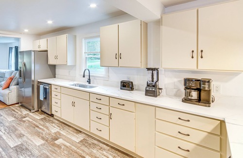 York Casa | York Farmhouse Hideaway Near Lake Redman