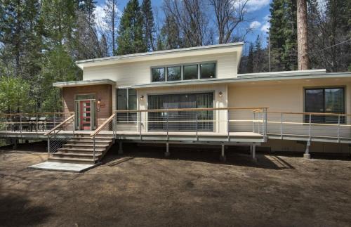 North Wawona Casa | Yosemite's Meadow Haven 2358