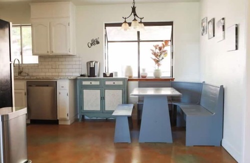 Ahwahnee Casa | Yosemite's Nature Tranquility- EV charging/Deer viewing/Family Friendly Home