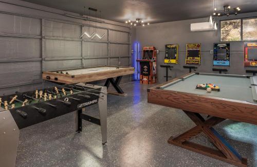 Oakhurst Casa | Yosemite Sunrise House with hot tub/views/game room