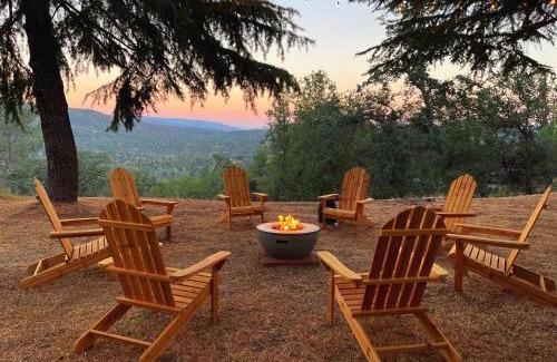 Oakhurst Casa | Yosemite Sunrise House with hot tub/views/game room