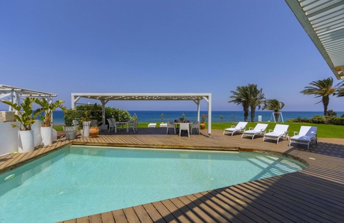 Pernera Villa | You and Your Family will love this Beachfront Villa, Protaras Villa 1526
