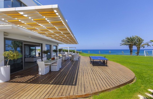 Pernera Villa | You and Your Family will love this Beachfront Villa, Protaras Villa 1526
