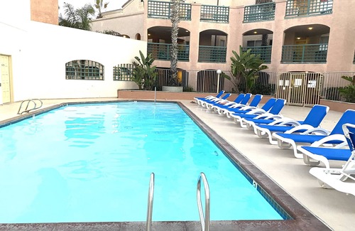 Imperial Beach Condominio | You cannot get any closer to the beach than this!