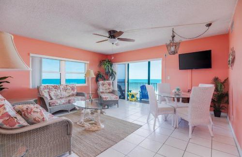 South Patrick Shores Apartamento | You Cannot Get Any Closer To The Beach! 2br Condo