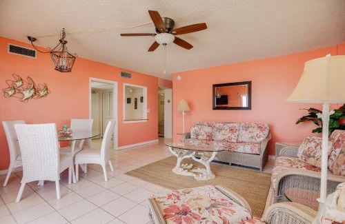 South Patrick Shores Apartamento | You Cannot Get Any Closer To The Beach! 2br Condo