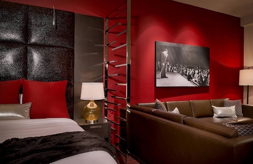 Downtown Las Vegas Hotel | You Found It! 4 Convenient Units, Free Parking, Near Discovery Children's Museum