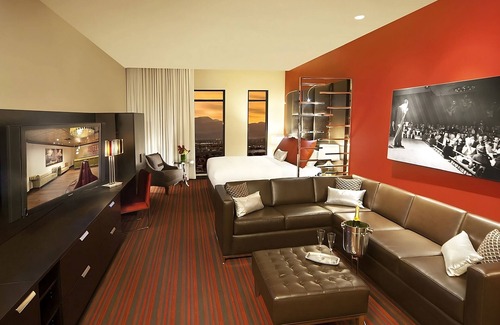 Downtown Las Vegas Hotel | You Found It! 4 Convenient Units, Free Parking, Near Discovery Children's Museum