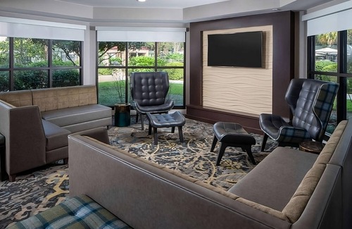 Arts/Warehouse District Complejo | You Found it! Spacious Suite with Full Kitchen and Free Breakfast, Outdoor Pool!