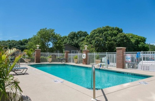 Winter Haven Casa | You'll find all the newest upgraded services at our room !!
