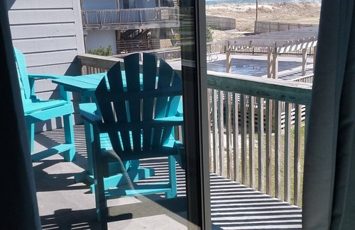Rodanthe Condominio | Te encantará Sea Glass. Condominio semi-frente al mar. A pasos de la playa. Ropa de cama gratis