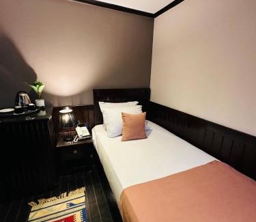 Al Duqqi Hotel | YOU Nile View Hotel