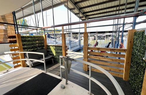 Pelican Bay Alquiler De Eote | You're On A Boat!! Charming houseboat on Eagle Mountain Lake