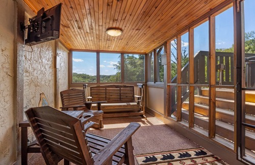 Sevierville Cabaña | You’ll Need Your Poker Face For This Game Room