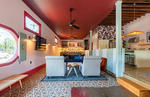 Bywater Casa | HOLIDAYS NOW OPEN to book 5BR/3BA Bywater 1 Mi from French Qtr, Sleeps 10 NOLA