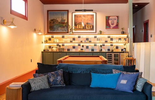 Bywater Casa | HOLIDAYS NOW OPEN to book 5BR/3BA Bywater 1 Mi from French Qtr, Sleeps 10 NOLA
