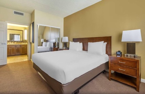 South Lake Tahoe Hotel | Your All-Season Tahoe Oasis! Swimming Pool, Full Kitchen!