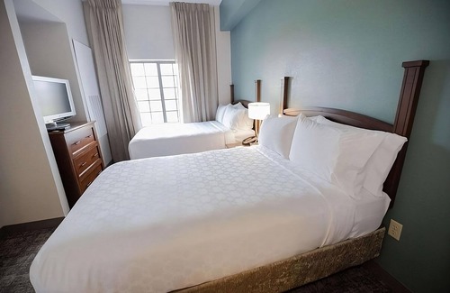 Highlands - Perkins Hotel | Your Baton Rouge Retreat! 4 Comfortable Suites w/ Kitchens! Pets are Welcome!