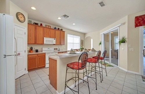 Crescent Lakes Villa | Your Beautiful 5 Star Villa Minutes from Disney on the Prestigious Trafalgar Village Resort