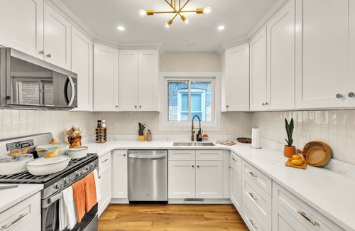 Brookfield Casa | Sleep10 + Brew Bar + Game RM + Walk2Train to CHI + Pets + 1 MI to Brookfield Zoo