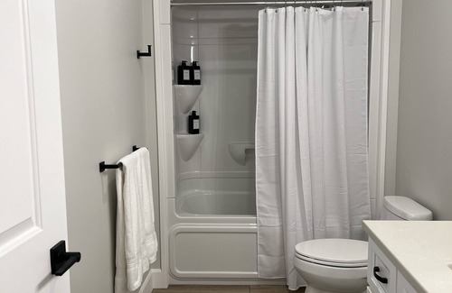 Goderich Casa | Your Coastal Dream Home Awaits!