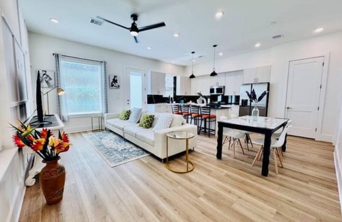 North Houston Casa | Your cozy spacious home awaits