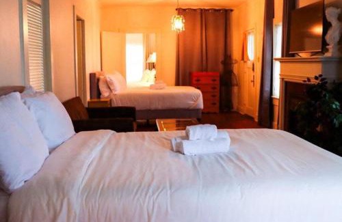 Downtown Apartamento | Your Crew's Home Away From Home