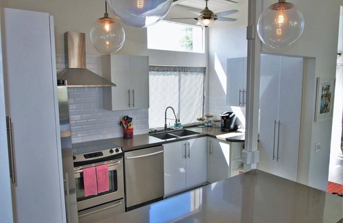 Palm Desert Condominio | Your desert oasis awaits you!