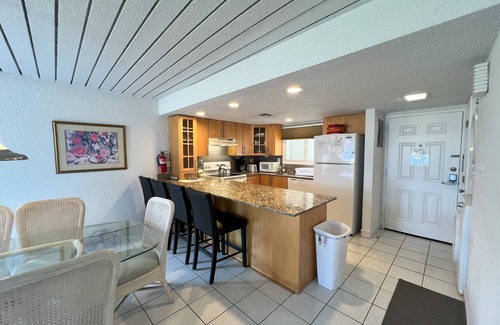 Seven Mile Beach Condominio | ¡Sus vacaciones soñadas son asequibles! 2BR-2bath Oceanfront Condo ¡Descuento por temporada!
