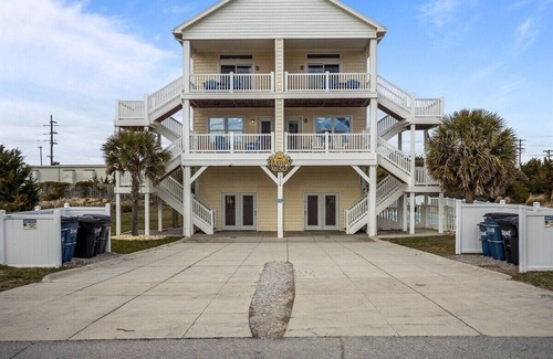 Emerald Isle Casa | Your Happy Place, just steps to the beach