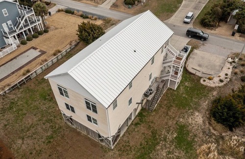 Emerald Isle Casa | Your Happy Place, just steps to the beach