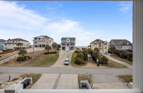 Emerald Isle Casa | Your Happy Place, just steps to the beach