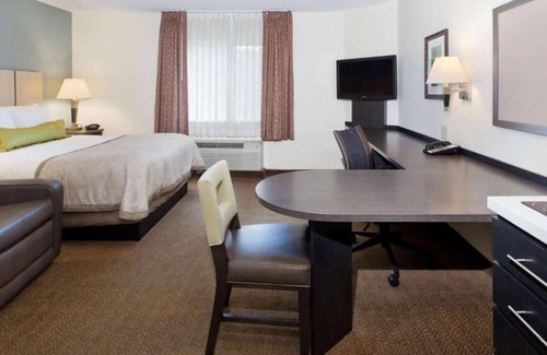 Somerset Casa | Your Home Away From Home! 2 Amazing units w/ Kitchen. Near Buffalo Ridge Park