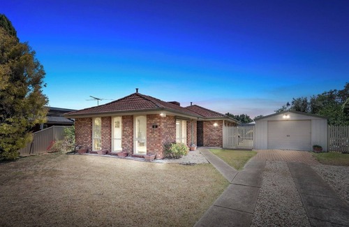 Melton West Casa | Your Home Away from Home – Melton