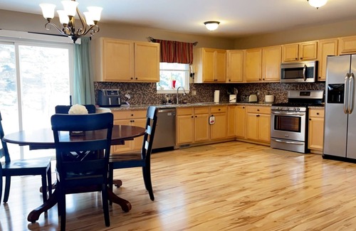 Auburn Hills Casa | Your home away from home!