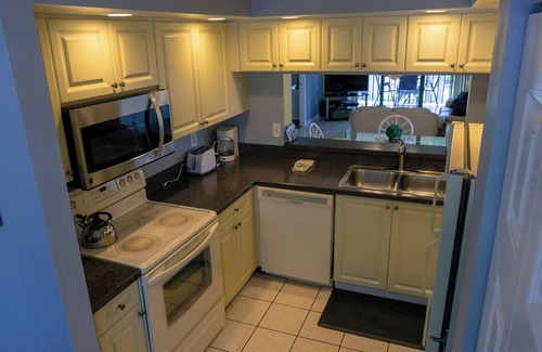 Trailer Estates Apartamento | Your Home Away From Home! Kitchenette, 2 Outdoor Pool and Hot Tub, Free Parking