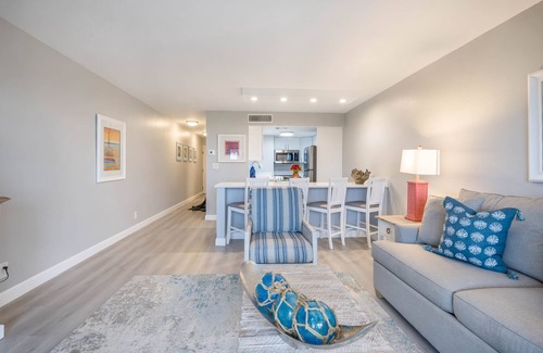 Captiva Apartamento | Your Home Away From Home! Restaurant, Free Parking, Kids Pool w/ Water Slides