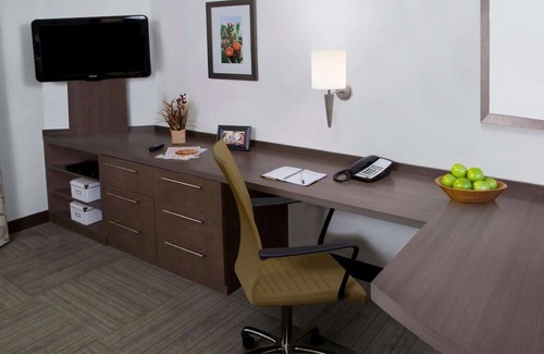 Horsham Casa | Your Home Away From Home! 3 Comfortable Units, Kitchen, Parking