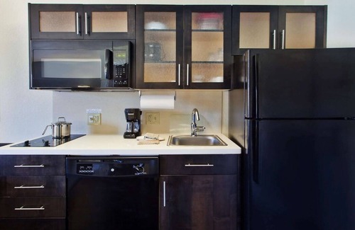 Horsham Casa | Your Home Away From Home! 3 Comfortable Units, Kitchen, Parking