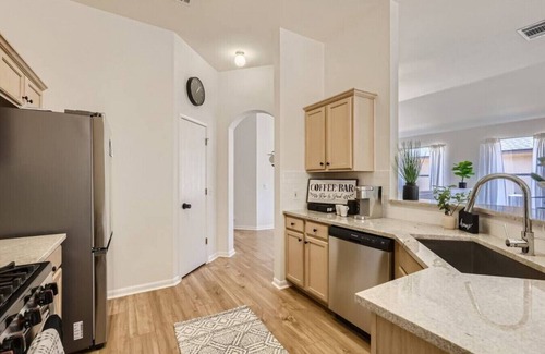 Leander Casa | Your home away from home!