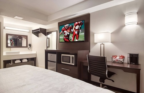 Erie Hotel | Your Home Away From Home! Pets Allowed, Free Parking