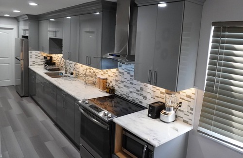 Kenner - Louis Armstrong International Airport Apartamento | Your home, away from home!